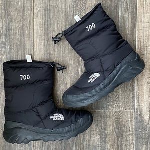 The North Face Shoes | The North Face Black Puffer 700 Snow Boots 6 | Color: Black | Size: 6 | Antreasures's Closet